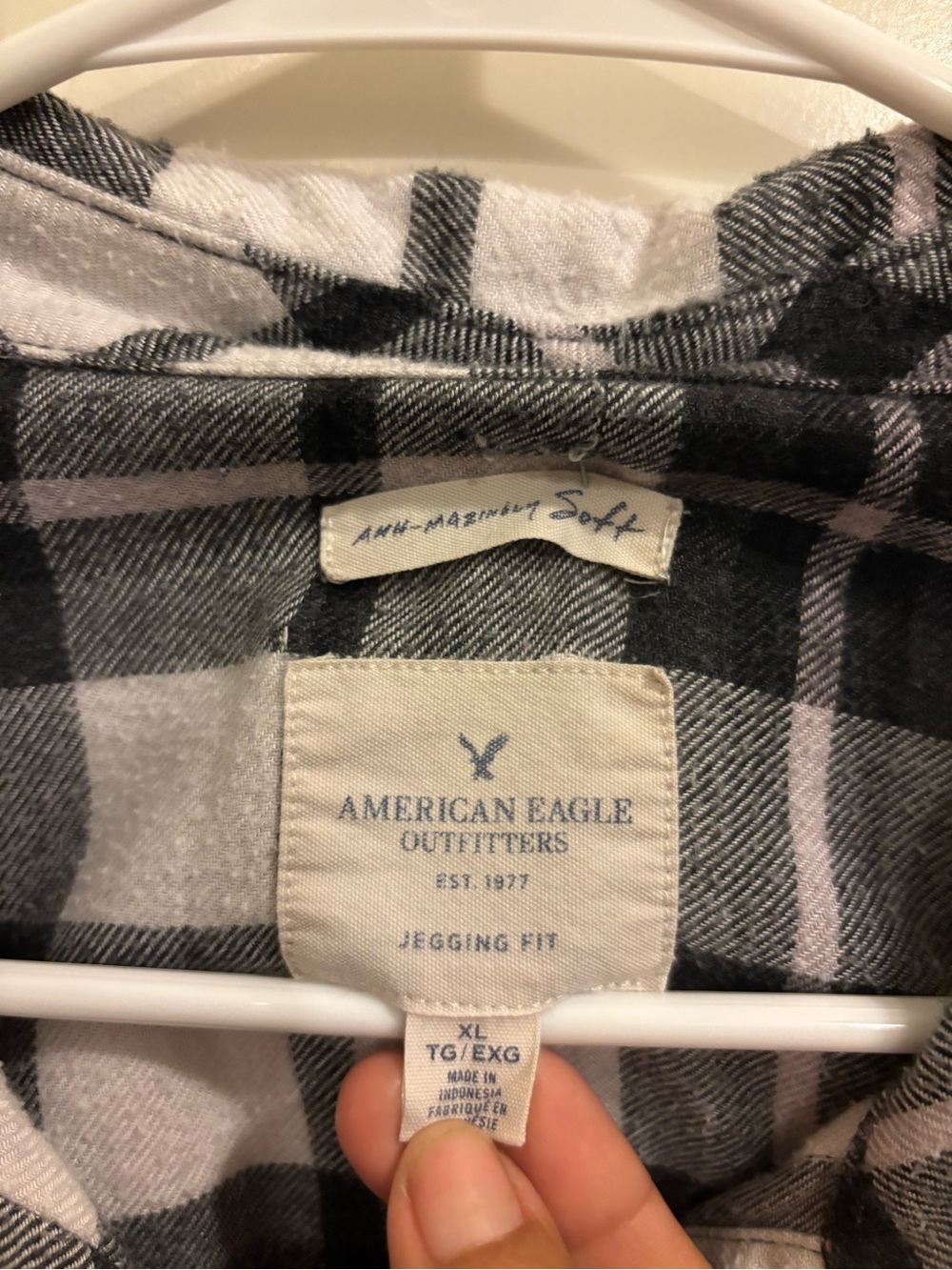 Women’s American Eagle Outfitters Plaid Flannel Shirt - Black, Gray, white Sz XL